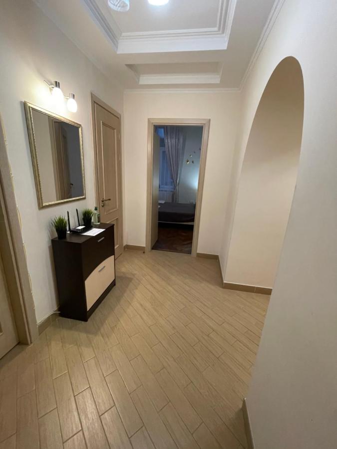 3 Rooms Apartments In The City Centr Лвив Екстериор снимка