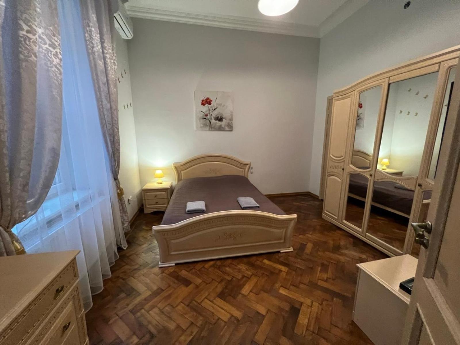 3 Rooms Apartments In The City Centr Лвив Екстериор снимка