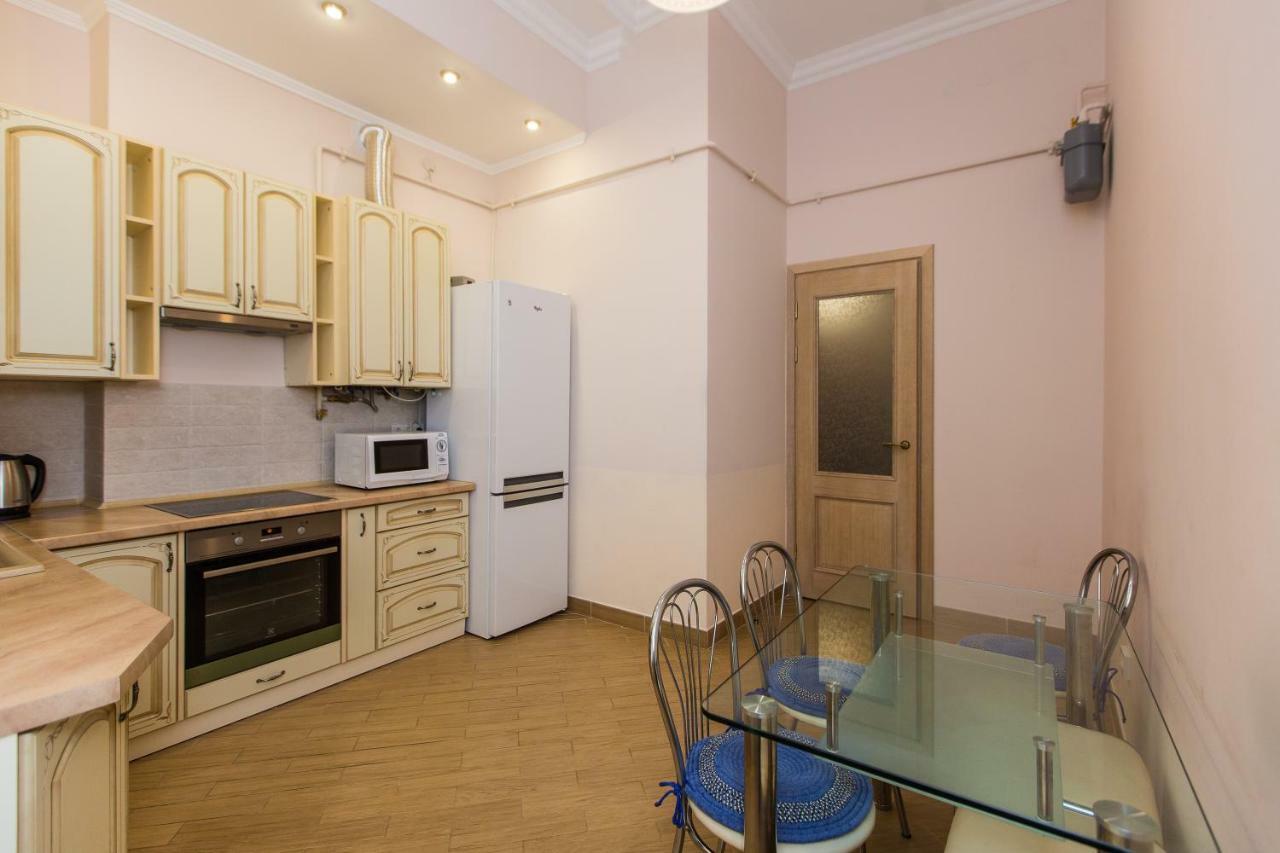 3 Rooms Apartments In The City Centr Лвив Екстериор снимка