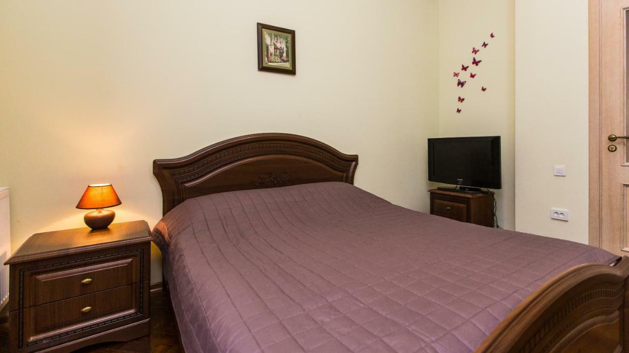 3 Rooms Apartments In The City Centr Лвив Екстериор снимка