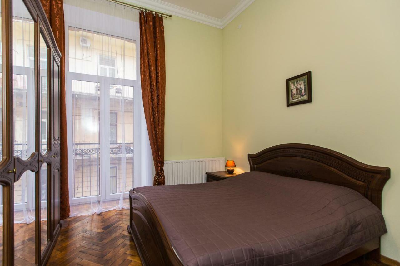 3 Rooms Apartments In The City Centr Лвив Екстериор снимка